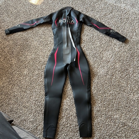 COPY - Women’s SMALL Roka Maverick pro 2 wetsuit - Picture 2 of 3